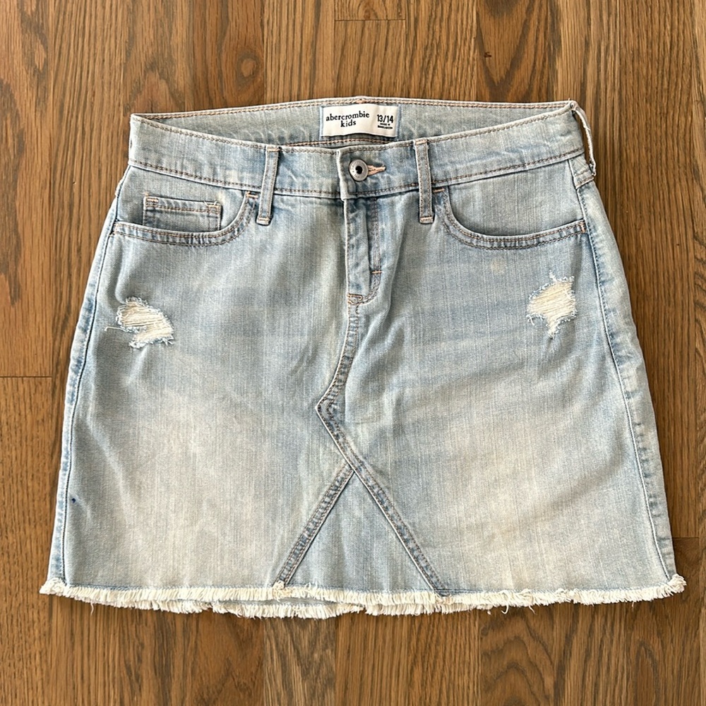 Abercrombie Kids Girls Denim Mini Skirt sz 13-14 Distressed Light Blue Raw Hem